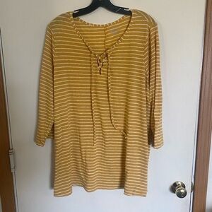 Lane Bryant 22/24 3/4 sleeve mustard, yellow and white shirt/tunic
